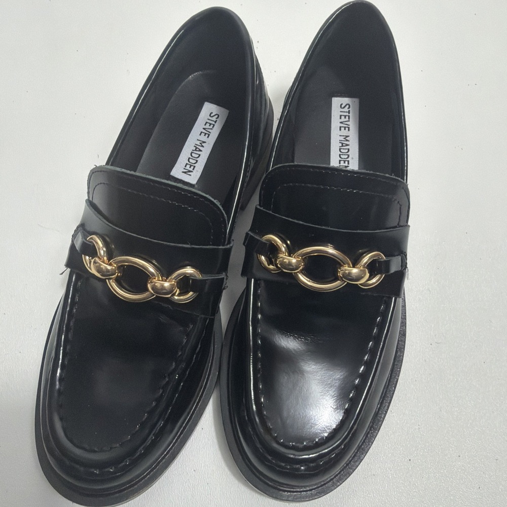 Steve Madden Linka Gold‎ Chain Black Leather  Patent Loafer's Shoes 7 M Womens